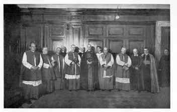Mons. Alcide Marina Arcivescovo il giorno dell'ordinazione  episcopale in S. Pietro conferita dal Card Eugenio Pacelli  Segretario di Stato -  (25/5/1936)
